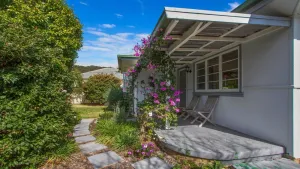 Image of Lazy Days Seaside Cottage - Umina Beach