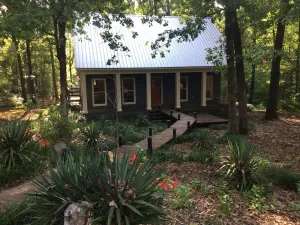 Image of Natchez Trace Cabin Retreat on 5 acres