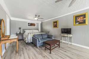 Image of LONG TERM STAYS, King Temperpidic, Breaux Bridge