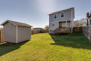 Image of 3 Bedroom Home- HUGE yard for pets 4 miles to Broadway