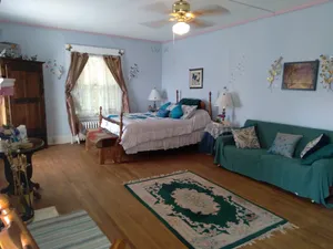 Image of BOUGAINVILLEA BED & BREAKFAST in the HEART of WAUSAU!!
