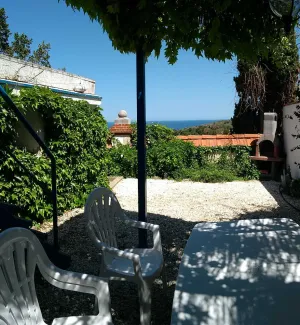Image of Detached house with sea view, garden and pergola, near Collioure