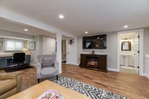 Image of Entire House! Sleeps 6-Cozy, Clean & Well-Stocked