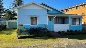 Image of EAGLETON COTTAGE - 5 MINUTE WALK TO THE BEACH.
