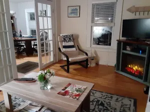 Image of Cozy  Home  near private beach , close to New Haven area colleges   Hospitals