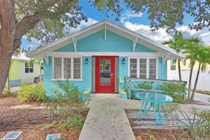 Image of Private, charming home in downtown Stuart