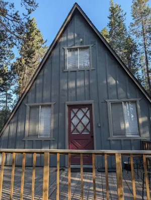 Image of Tall Pines Guest House between Sunriver and La Pine (Pet friendly) A-frame Cabin