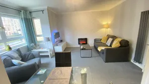 Image of Stunning & Very Modern 2 Bedroom Apartment (Sleeps 4) very near Paisley Centre