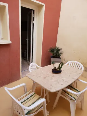 Image of CHARMING TOWNHOUSE WITH GARAGE AND COURTYARD