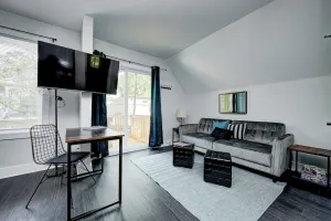 Image of This guest suite is a 0 bedroom(s), 1 bathrooms, located in Indianapolis, IN.