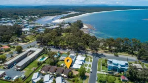 Image of Aquamarine - modern & bright Huskisson townhouse