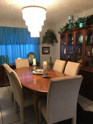 Image of Spacious, clean, comfortable home that's relaxing with a warm feeling.<br>