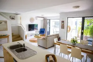 Image of Unit 88 - Tropical Getaway in 2 Bedroom Unit in 4* Resort