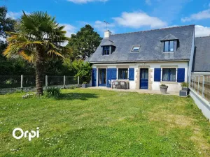 Image of Large house for ten people with garden