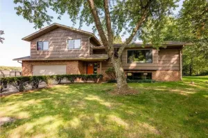 Image of Bluffview on the River with a hot tub sauna pool table and more