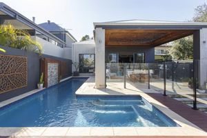 Image of Stella Retreat - Townhouse with pool