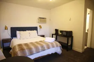 Image of Fillmore Lodge: Lowest Price - Comfy Queen Room