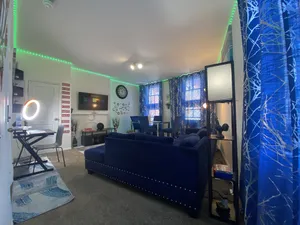 Image of Entire Lovely and cozy apartment, minutes walk from all you need in Baltimore