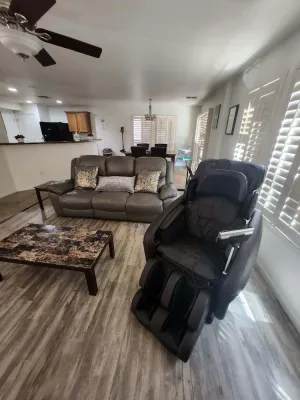 Image of JAPT 3bd2ba I-10\/TucsonAirport\/UofA baby-massage