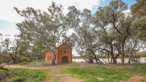 Image of Yerom Retreat (Kings Billabong)