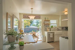 Image of Cozy Southern California Lavender Cottage Sierra Madre