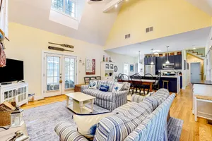 Image of Newly-updated grand home in Union Pier’s Lakeshore Cottages with pool