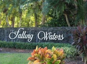 Image of Beautiful Pet Friendly Condo-close to everything! Prof. cleaned and sanitized.