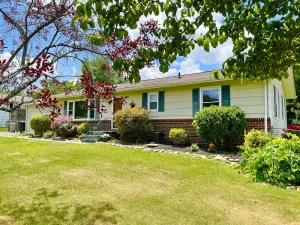 Image of Redbud Retreat*Pets welcome*FENCED yard*close to downtown*