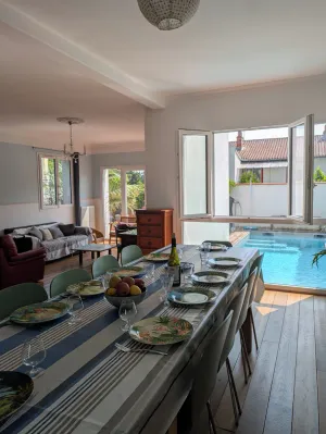 Image of Nice House with Swimming Pool. Chic Area.