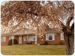 Image of Family friendly Farm, Mnt sunsets, private, central to BR Parkway & much more!!