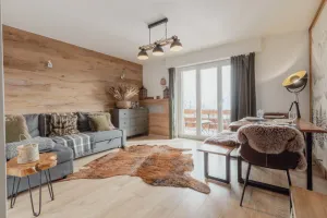 Image of Magnificent apartment with mountain views