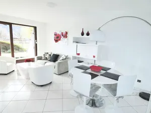 Image of Résidence Les Colverts - Moderne et lumineux avec belle vue sur le lac ! MAE-7274