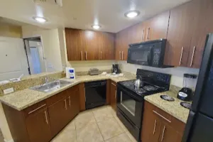 Image of Romantic 1-bedroom Luxury Condo w\/hot tub, kitchen, washer\/dryer.