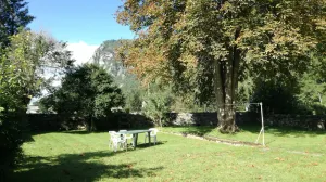 Image of Gite Gritchou near the Gave d'Ossau and the vulture cliff