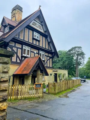 Image of A beautifully renovated 5 Bedroom House with outdoor space and private Garden