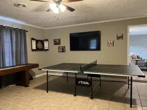 Image of Spacious 3 bedroom home near Amphitheater\/Baseball\/shopping and much more