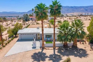 Image of 8min To Joshua Tree National Park . Spa . Firepit . Star Gaze