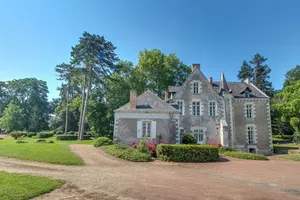 Image of Charming cottage on the banks of the Mayenne river