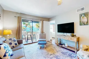 Image of Condo with parking and location near the beach, pools, amazing views