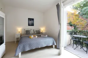 Image of Riverside Toulouse (Harmony)