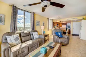 Image of Waterfront Hudson Condo w\/ Amenity Access!