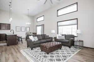 Image of 5-Star Townhome (3br\/3ba)