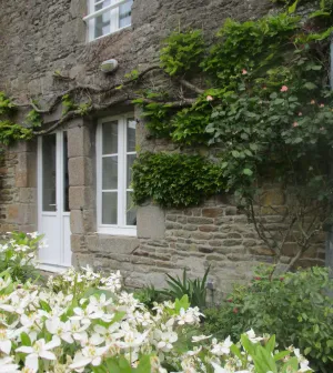 Image of Tissey cottage in the bay of Mont St Michel