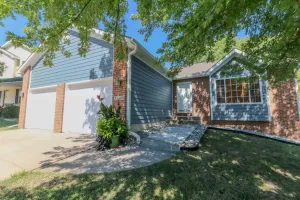 Image of 5 Bedroom Lincoln Home 10 Minutes from Downtown