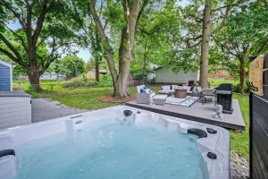 Image of Near Drake/Downtown packed w/Amenities - Hot Tub - Movie Theater