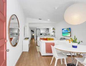 Image of Modern, fabulous two-bedroom with parking in Winter Park