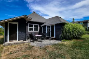 Image of Relaxing in Renton | Charming home, effortless indoor\/outdoor flow, EV charger