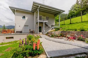 Image of 140 m² apartment surrounded by nature