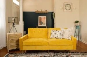 Image of Upscale Cottage in the Heart of Downtown\/ Walking Distance from the Yatch Club
