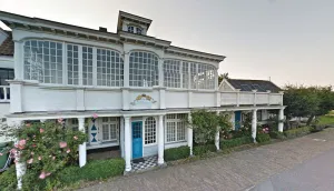 Image of Meeuwen Manor